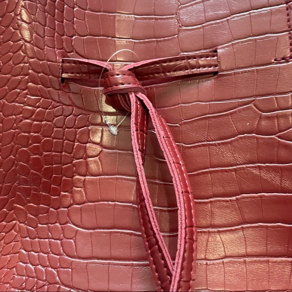 NWOT Large Burgundy Shoulder Bag Faux Leather - Picture 3 of 7
